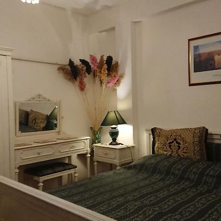 One Bedroom Apartment French Embassy Bucharest Exterior photo