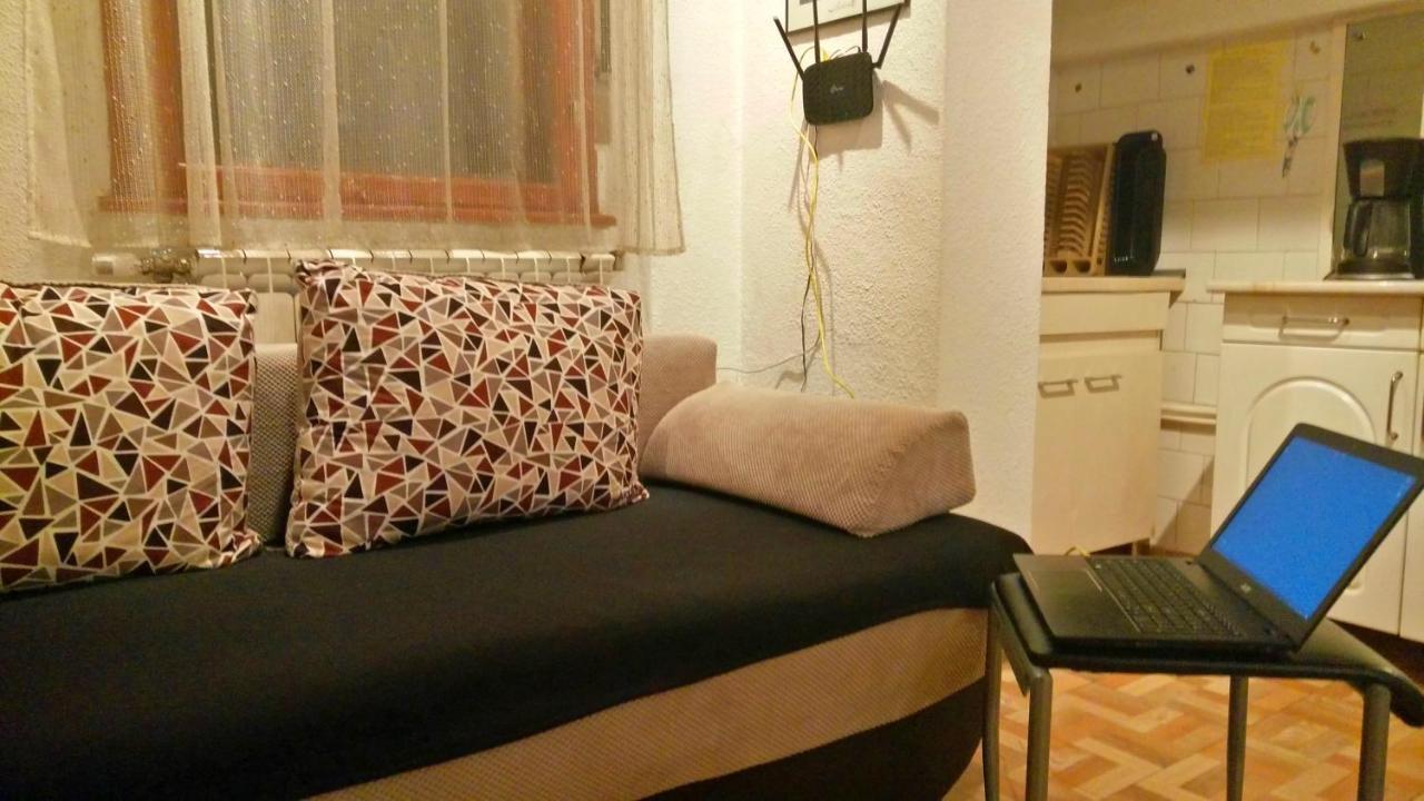 One Bedroom Apartment French Embassy Bucharest Exterior photo